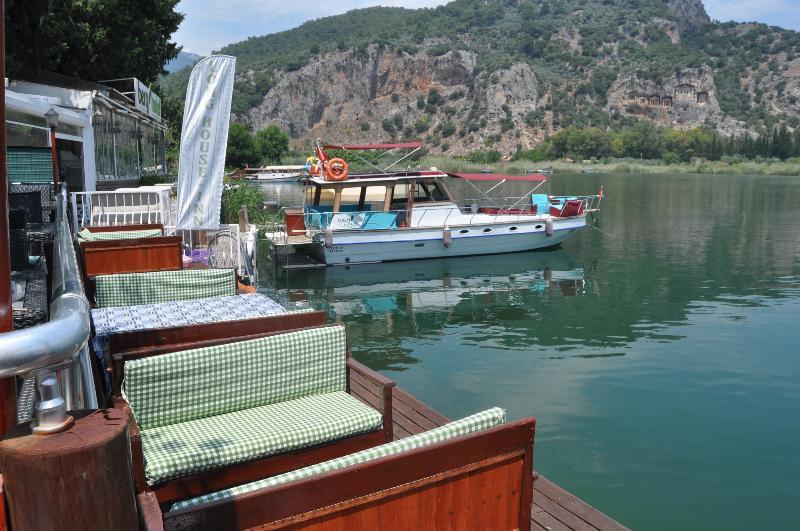 Longhouse Inn Hotel Дальян Экстерьер фото