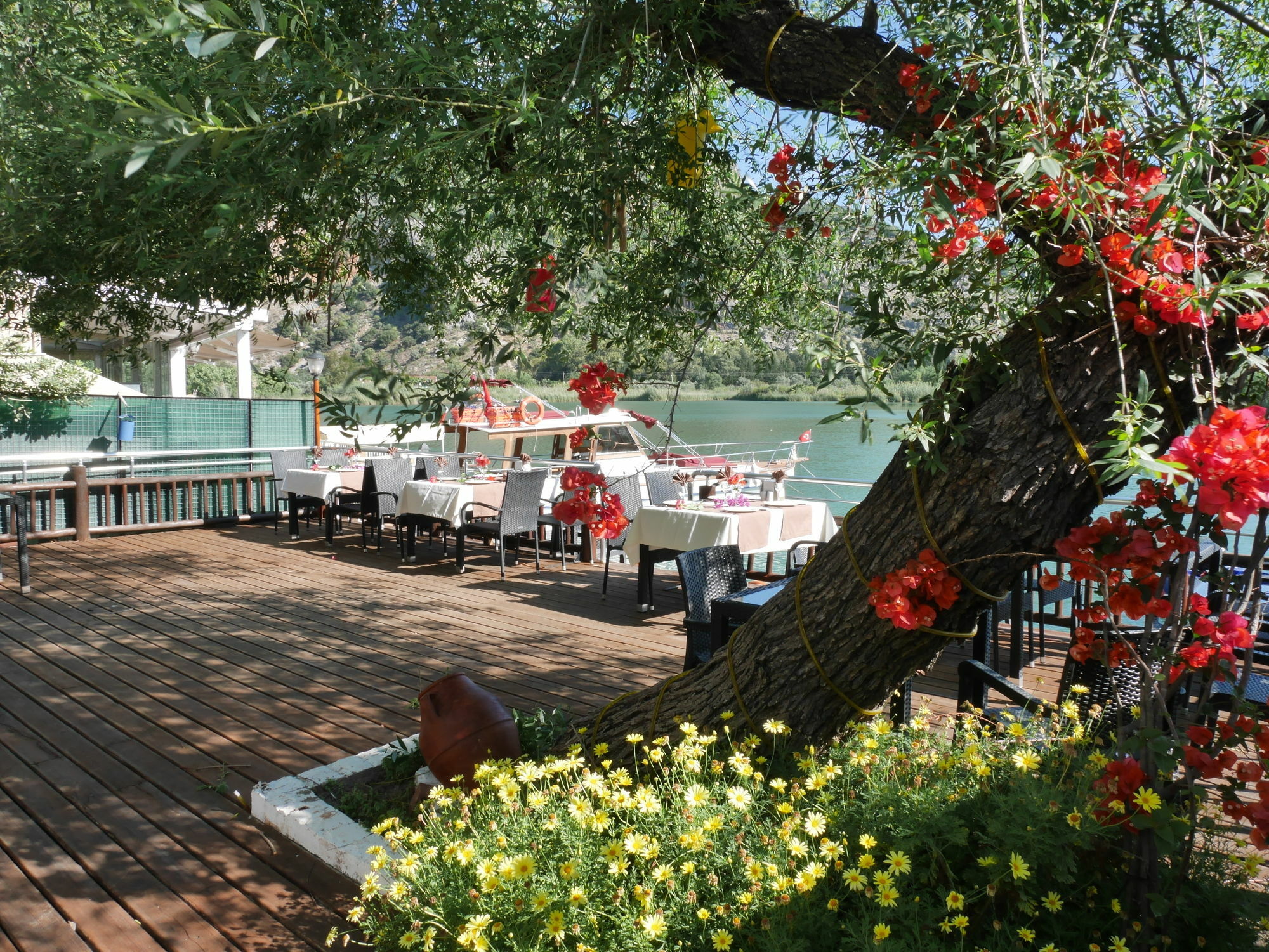 Longhouse Inn Hotel Дальян Экстерьер фото