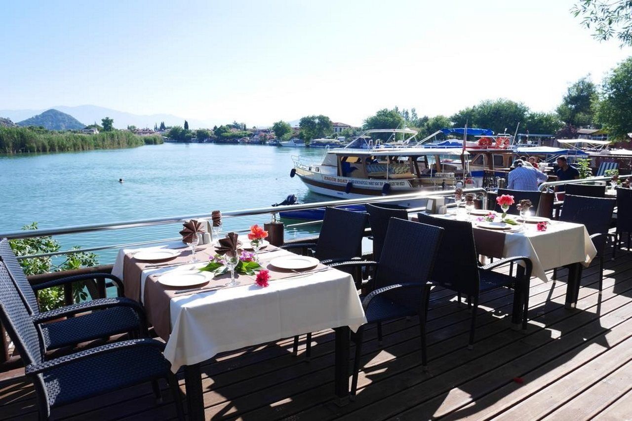 Longhouse Inn Hotel Дальян Экстерьер фото
