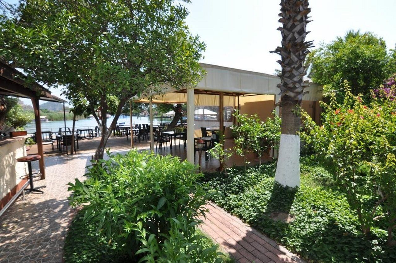 Longhouse Inn Hotel Дальян Экстерьер фото