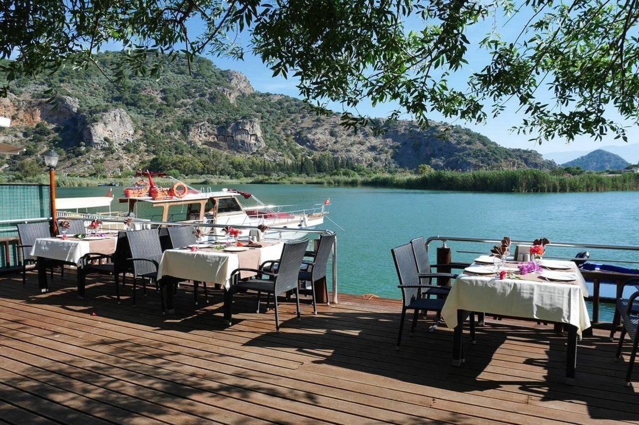 Longhouse Inn Hotel Дальян Экстерьер фото